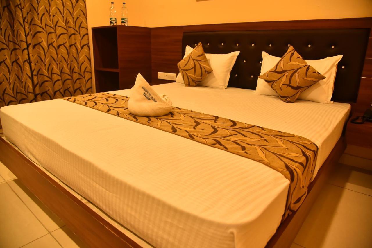 Hotel Four Seasons Velankanni Exterior photo